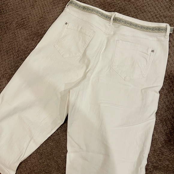 Gloria Vanderbilt skimmer shorts 12 slimming - Picture 4 of 8